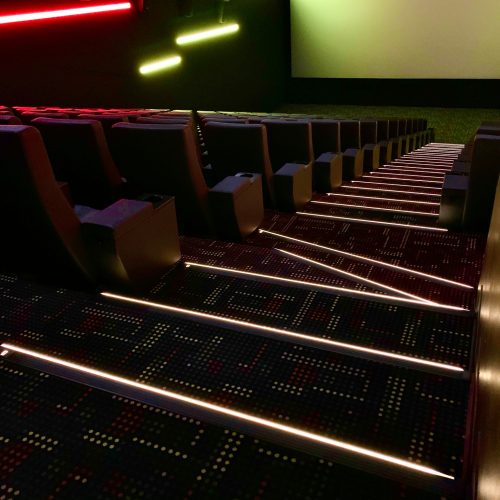 Stufenbeleuchtung im Kinosaal